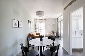 Bauhaus Boutique by TLV2rent