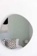 Bauhaus Boutique by TLV2rent