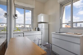 Bauhaus Boutique by TLV2rent