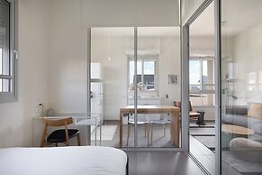 Bauhaus Boutique by TLV2rent