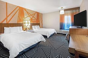 La Quinta Inn & Suites by Wyndham Waco Downtown - Baylor