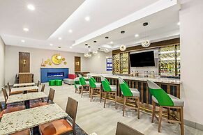 La Quinta Inn & Suites by Wyndham Waco Downtown - Baylor