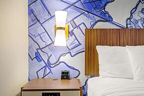 La Quinta Inn & Suites by Wyndham Waco Downtown - Baylor