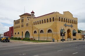 La Quinta Inn & Suites by Wyndham Waco Downtown - Baylor