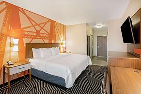 La Quinta Inn & Suites by Wyndham Waco Downtown - Baylor