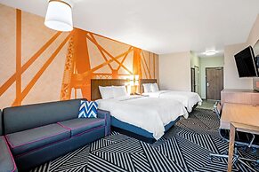 La Quinta Inn & Suites by Wyndham Waco Downtown - Baylor