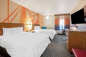 La Quinta Inn & Suites by Wyndham Waco Downtown - Baylor