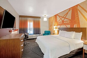 La Quinta Inn & Suites by Wyndham Waco Downtown - Baylor