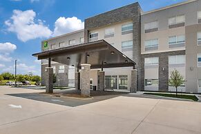 Holiday Inn Express And Suites Denton South by IHG