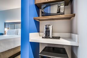 Holiday Inn Express And Suites Denton South by IHG