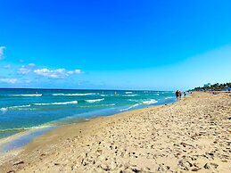 Club Lux Resort By the Beach