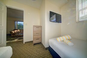 Club Lux Resort By the Beach