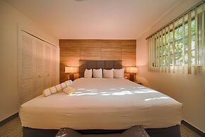 Club Lux Resort By the Beach