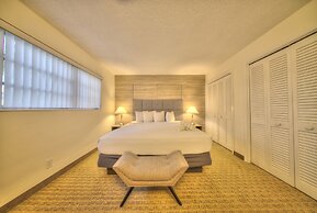 Club Lux Resort By the Beach