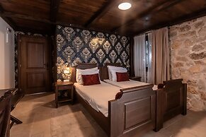 Talici Hill - Rustic Villas