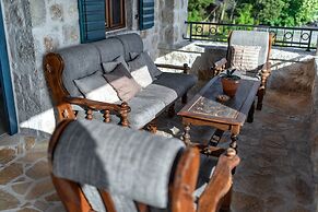 Talici Hill - Rustic Villas