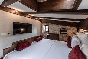 Talici Hill - Rustic Villas