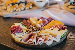 Talici Hill - Rustic Villas