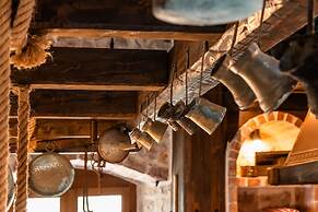 Talici Hill - Rustic Villas