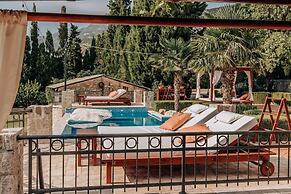 Talici Hill - Rustic Villas