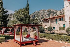 Talici Hill - Rustic Villas