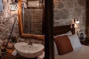 Talici Hill - Rustic Villas