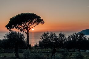 Talici Hill - Rustic Villas