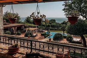 Talici Hill - Rustic Villas