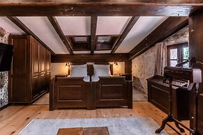 Talici Hill - Rustic Villas