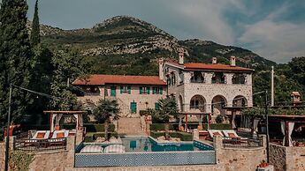 Talici Hill - Rustic Villas