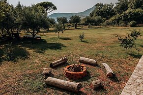 Talici Hill - Rustic Villas