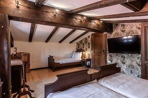 Talici Hill - Rustic Villas