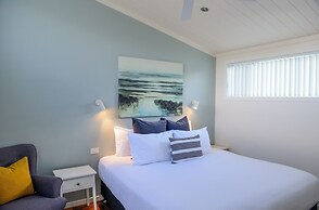 Surfside Cudmirrah Beach