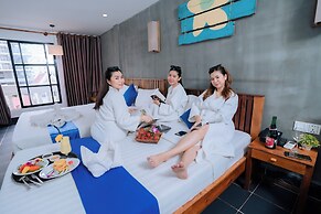 Grand Elevation Hotel