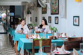 Grand Elevation Hotel