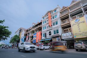 Grand Elevation Hotel