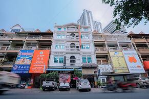 Grand Elevation Hotel