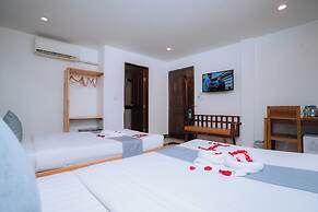 Grand Elevation Hotel