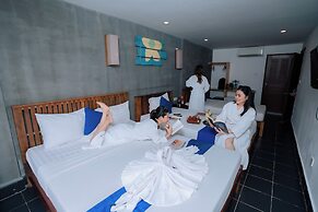 Grand Elevation Hotel