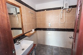 Grand Elevation Hotel