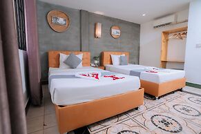 Grand Elevation Hotel