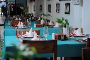 Grand Elevation Hotel