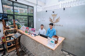 Grand Elevation Hotel