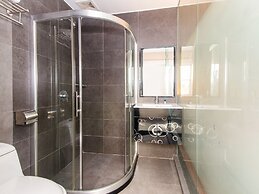 Super OYO 340 Comfort Hotel