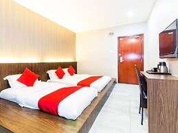 Super OYO 340 Comfort Hotel