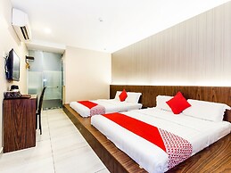 Super OYO 340 Comfort Hotel