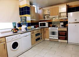 E5 Apartments