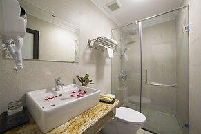 Galliot Central Hotel