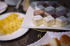 Galliot Central Hotel