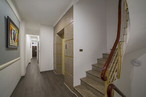 Galliot Central Hotel